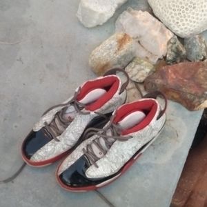 Retro Jordans size 9 varsity Red